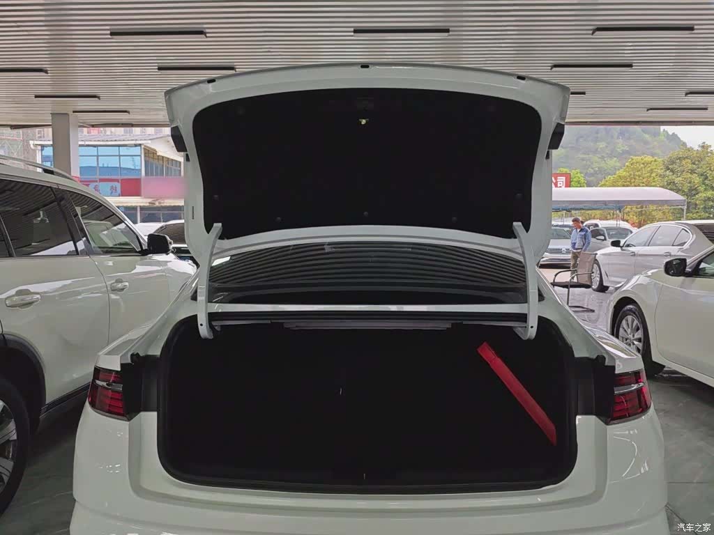 Geely Preface, 2021 15