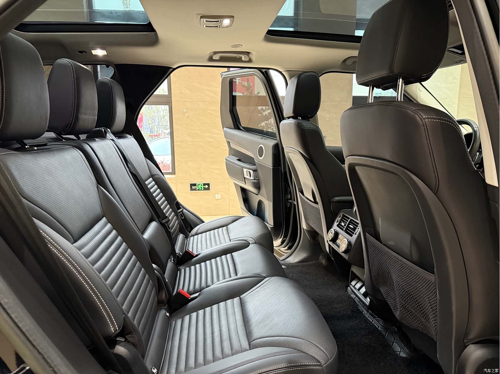 Land Rover Discovery, 2023 11