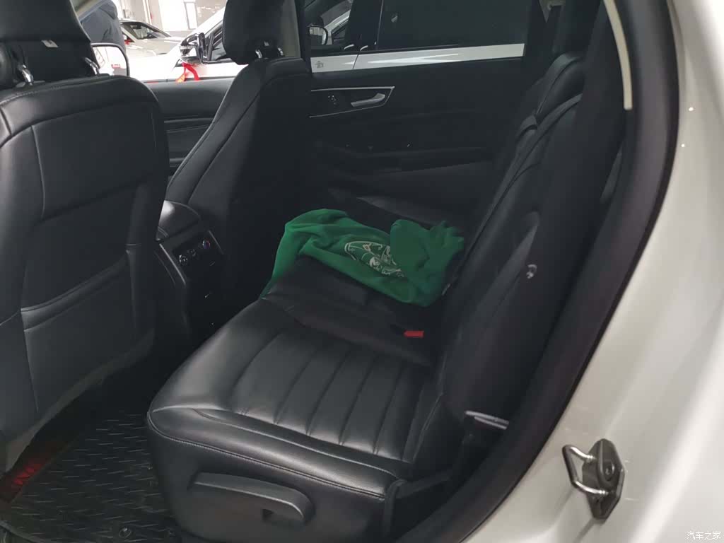 Ford Edge, 2018 17