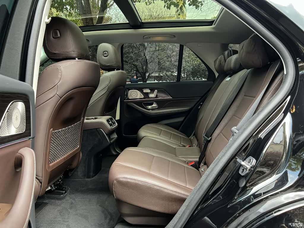 Mercedes-Benz GLE, 2023 13