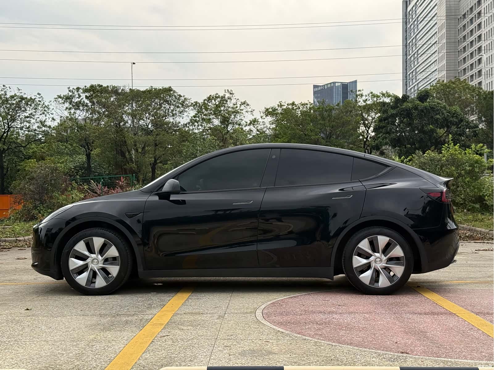Tesla Model Y, 2023 13