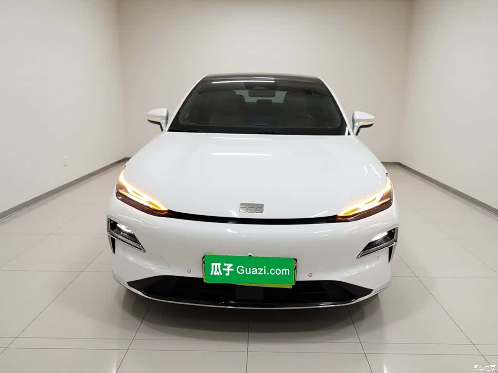 Geely 8, 2025 3