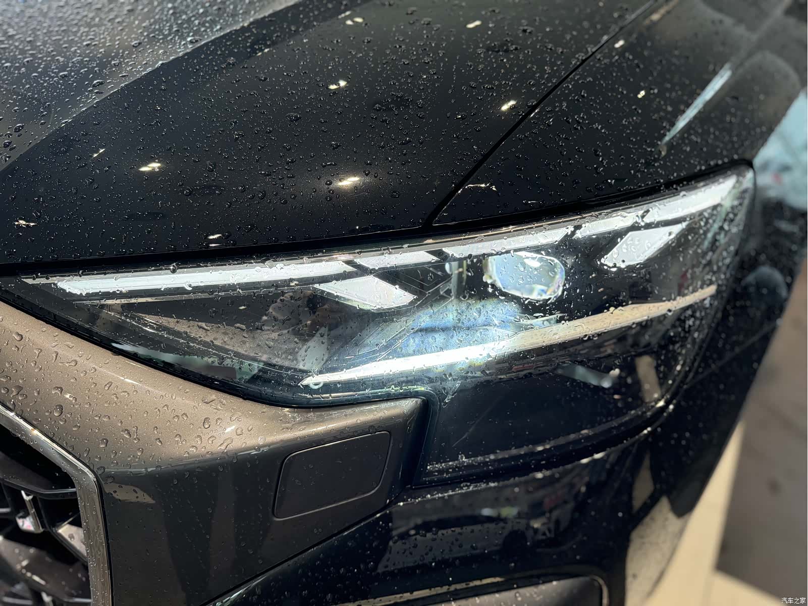Audi Q8, 2025 18