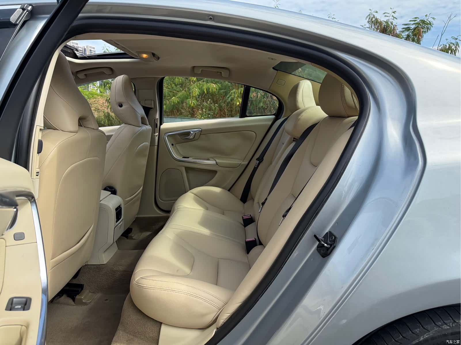 Volvo S60, 2012 8