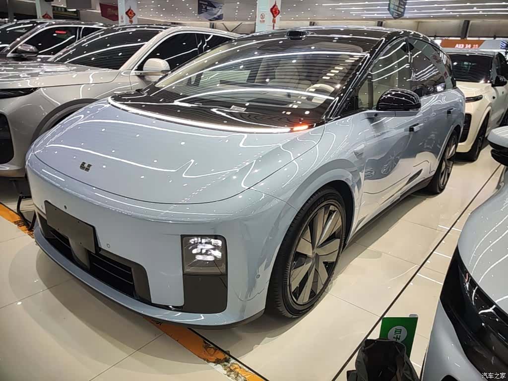 Li Auto i8, 2025 2