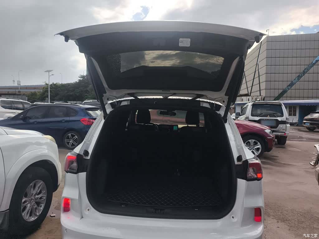 Ford Escape, 2022 19