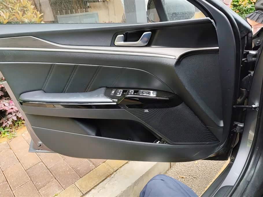 Kia K5 Kia K5