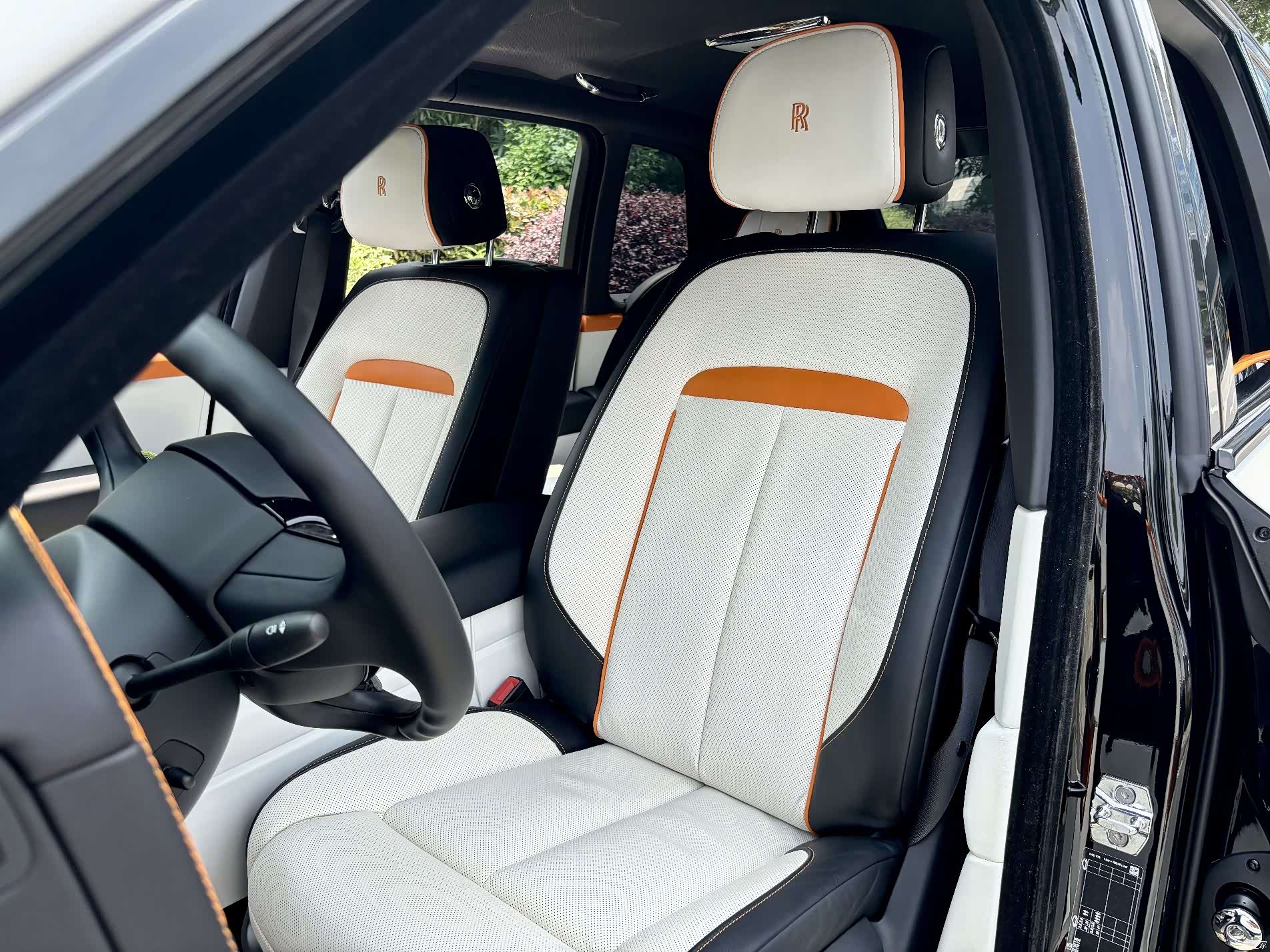 Rolls-Royce Cullinan, 2022 6