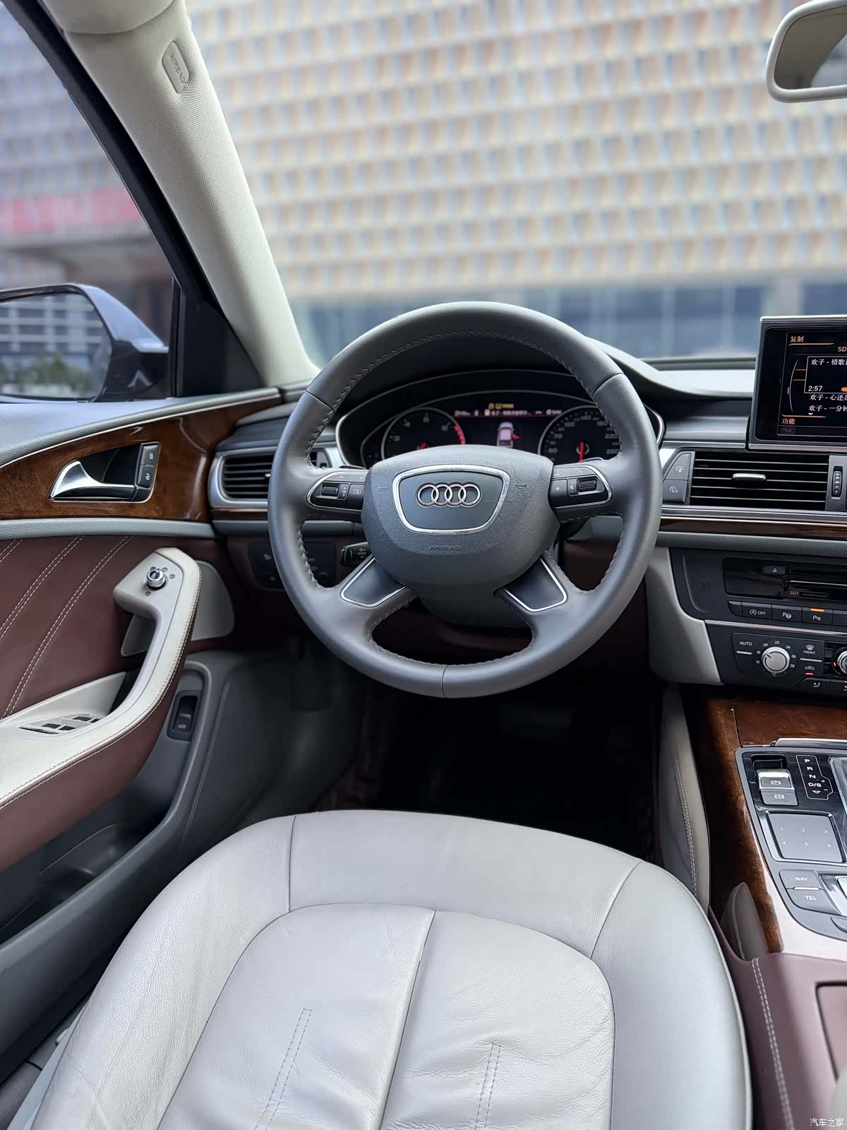 Audi A6L, 2014 25