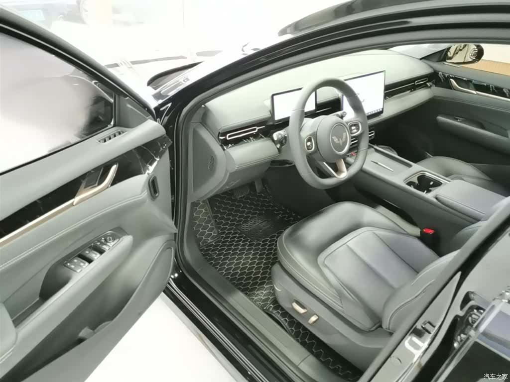 Wuling Starlight, 2025 16