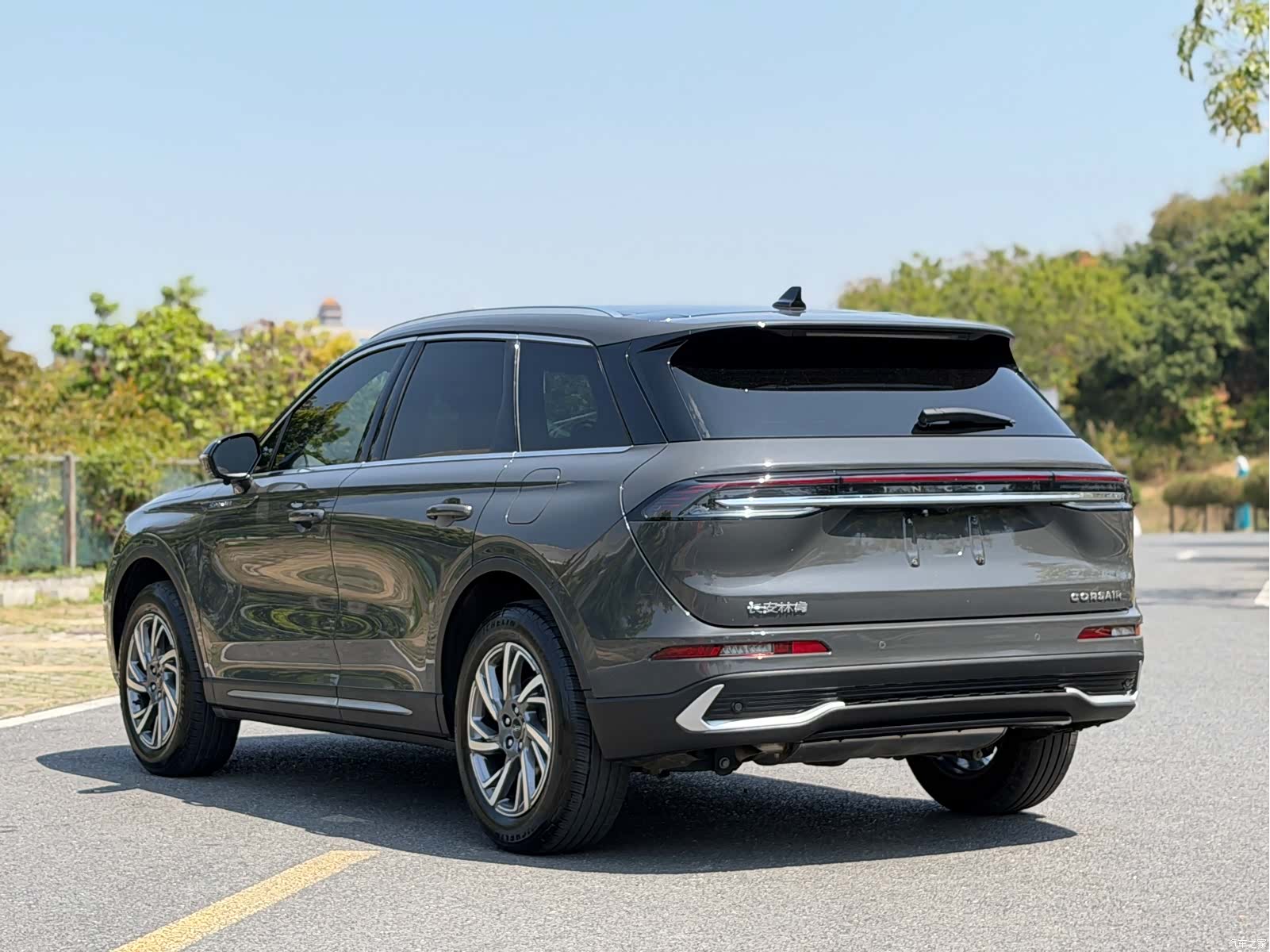 Lincoln Corsair, 2024 все фото