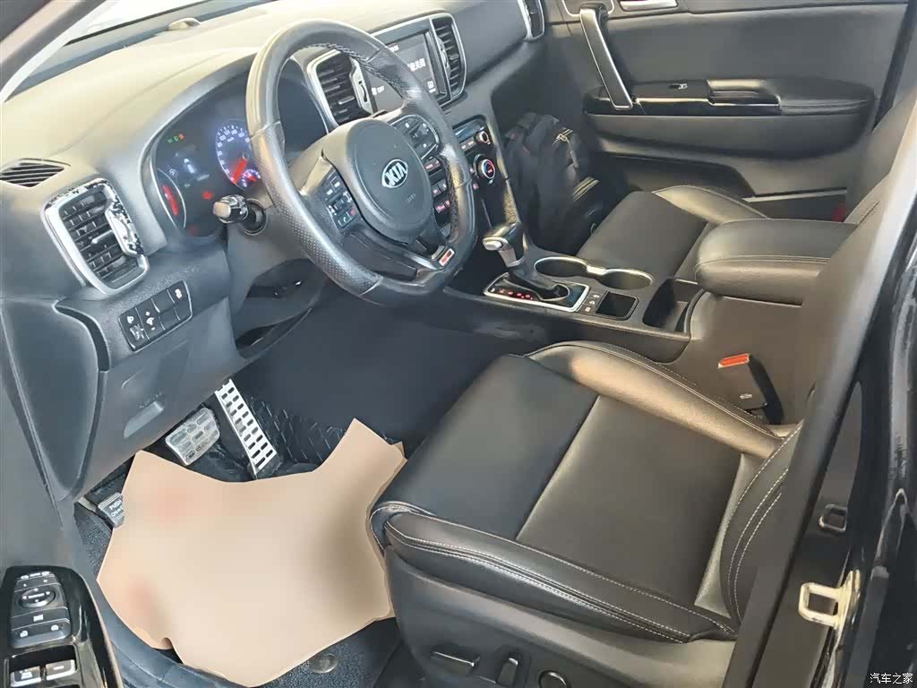 Kia KX5, 2016 11