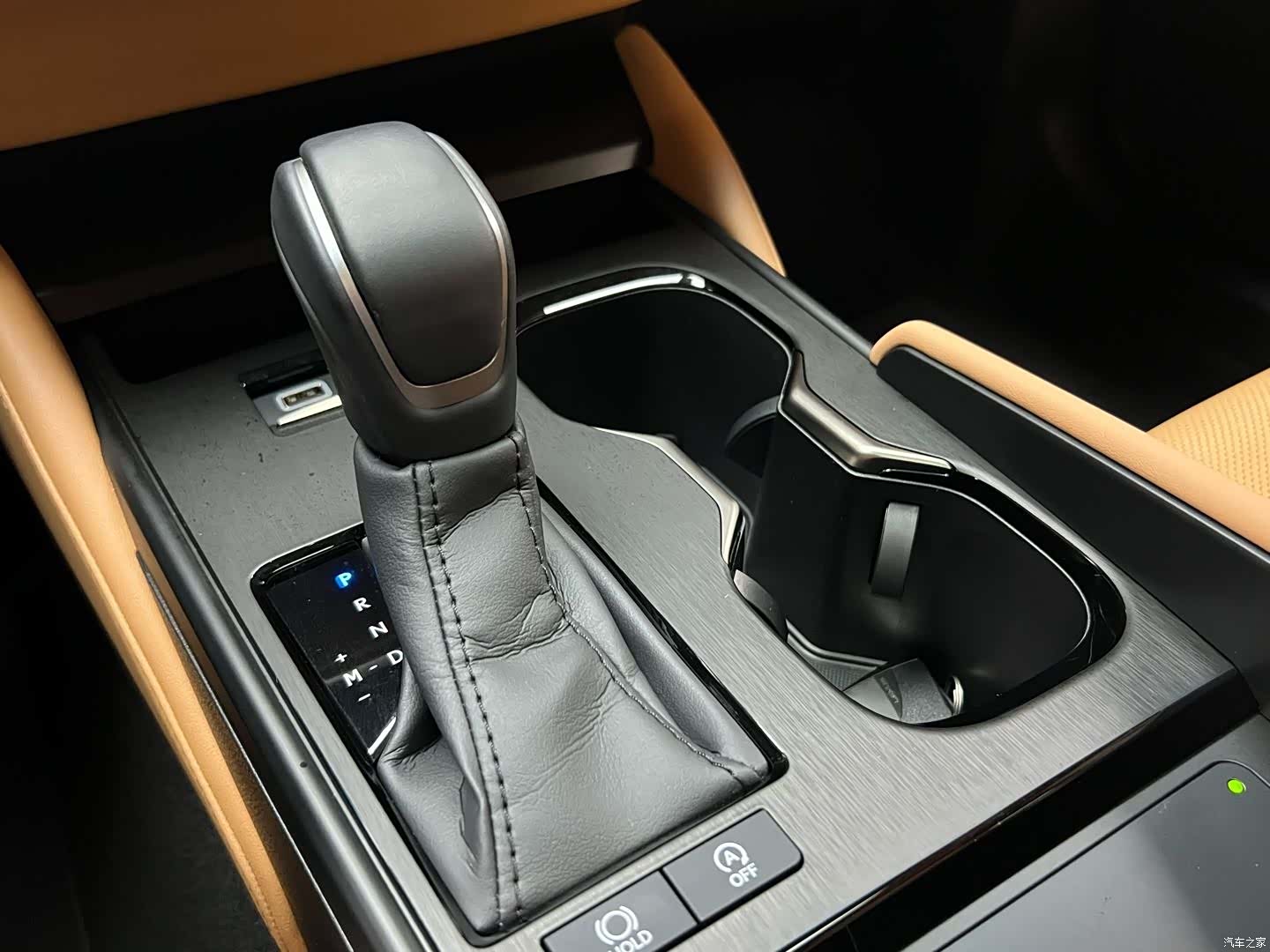 Lexus ES, 2025 15