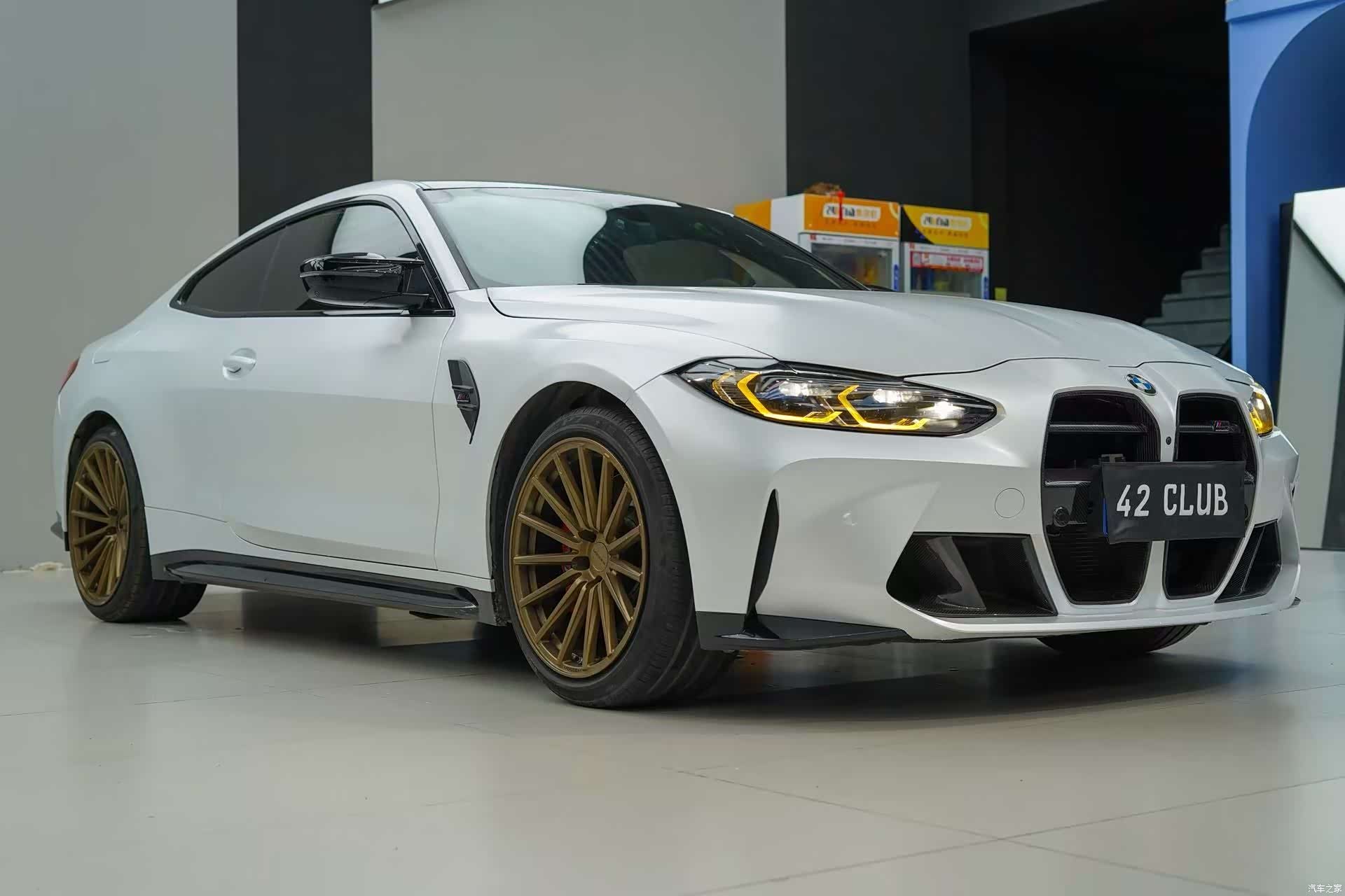 BMW M4, 2022 все фото