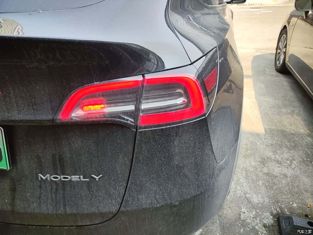 Tesla Model Y, 2022 24