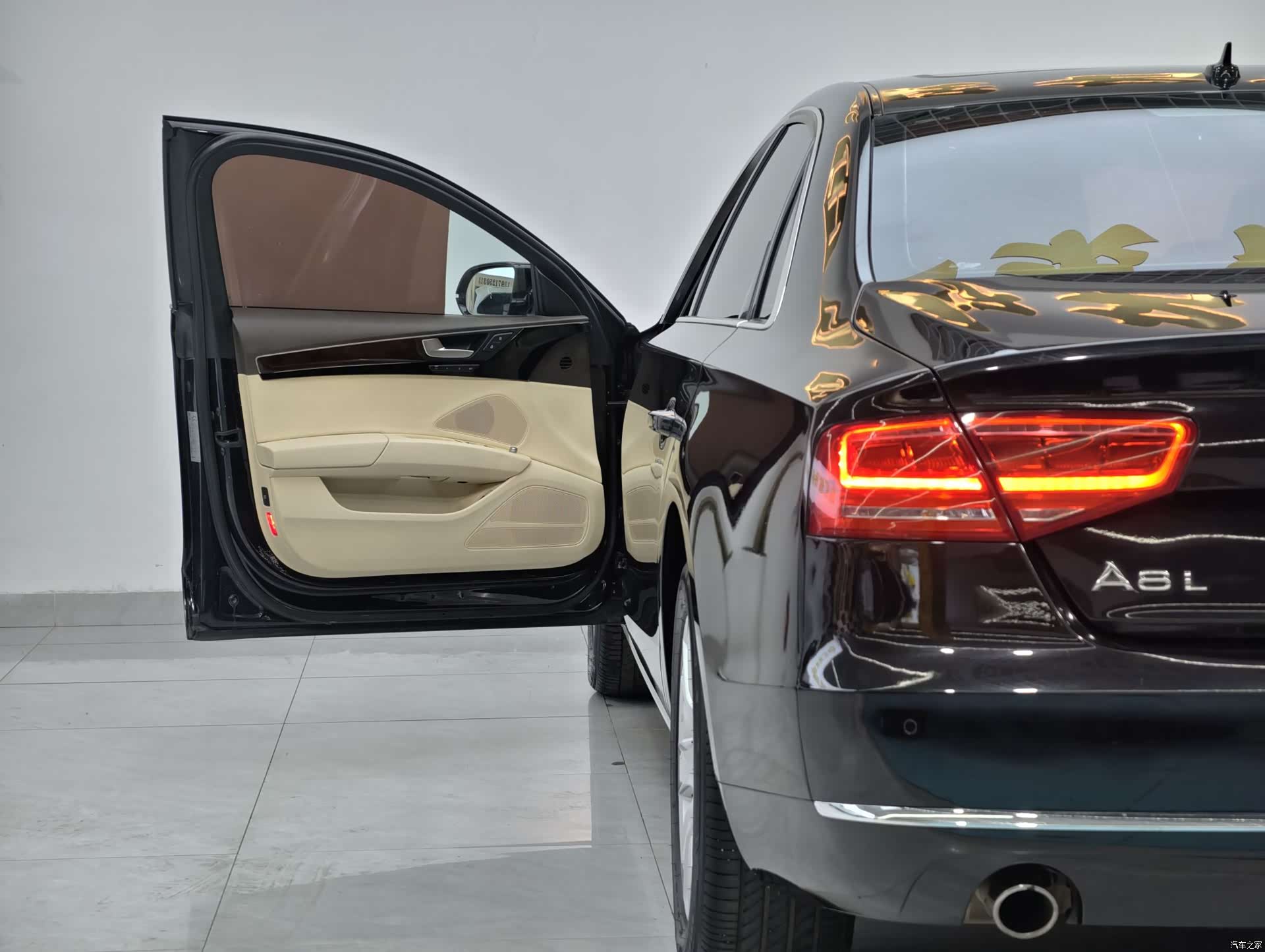 Audi A8L, 2011 11