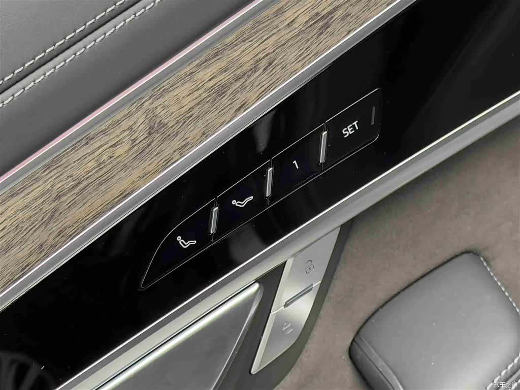 Audi A8L, 2024 15