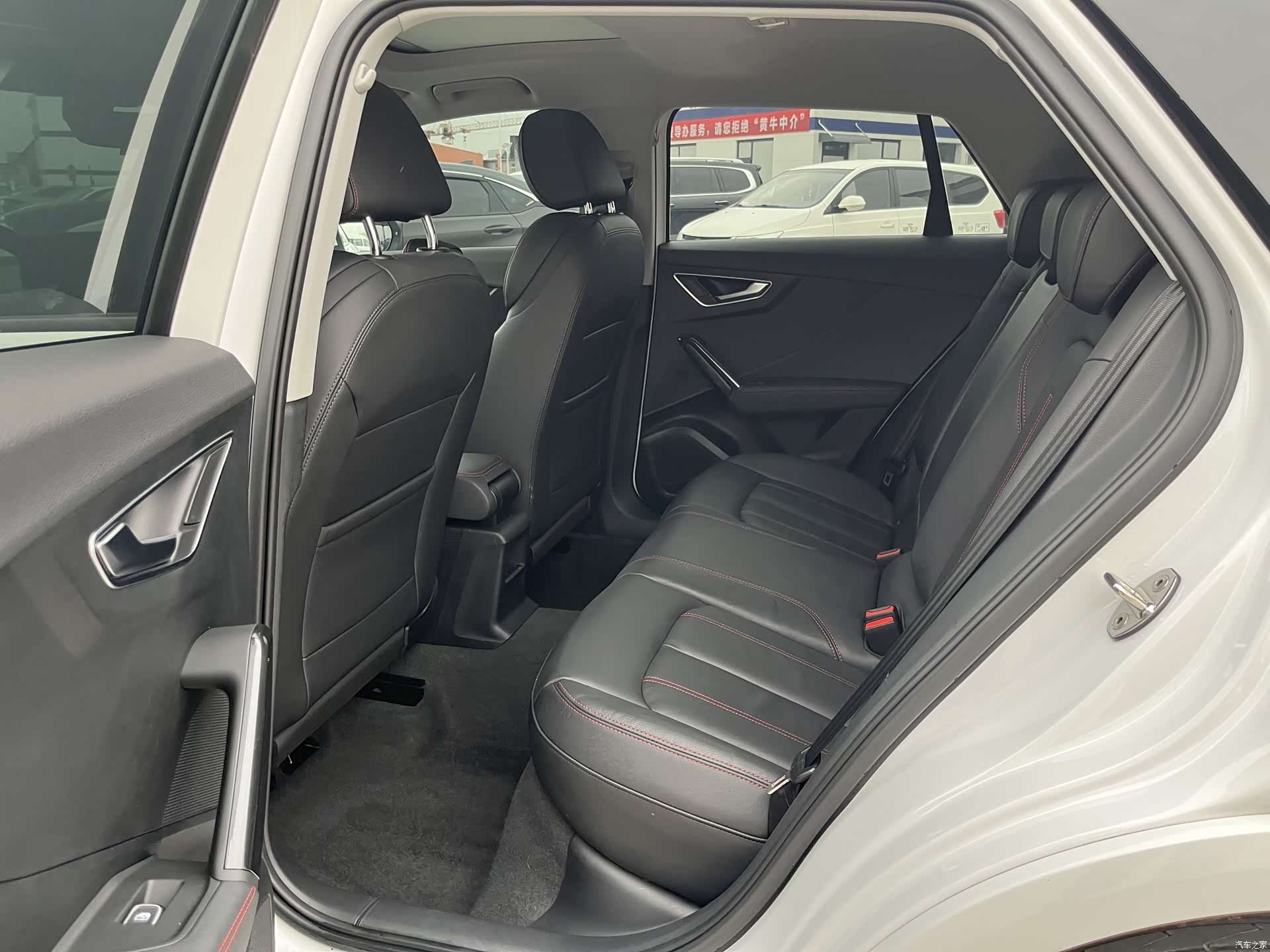 Audi Q2L, 2024 15