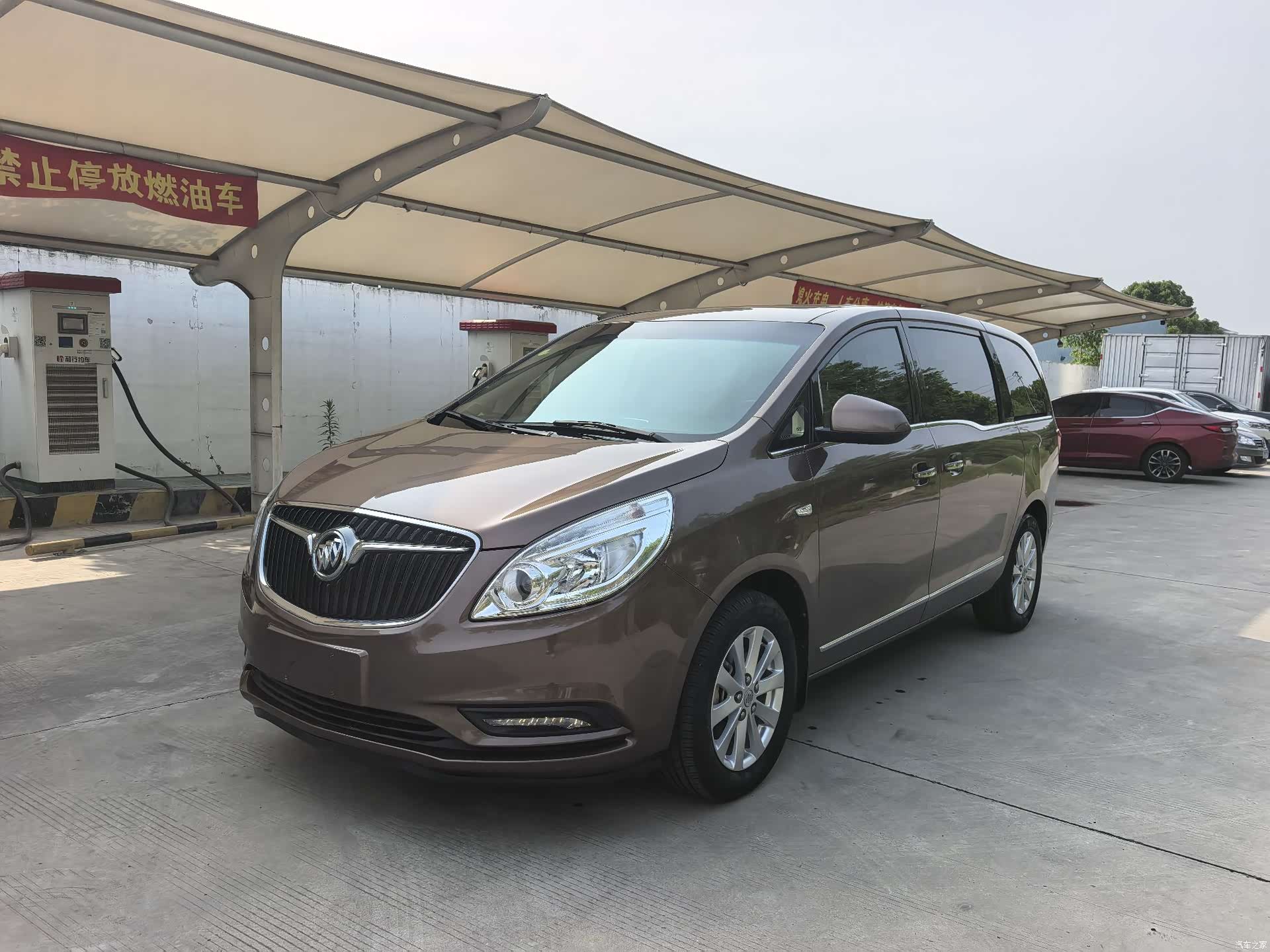 Buick GL8, 2019 1