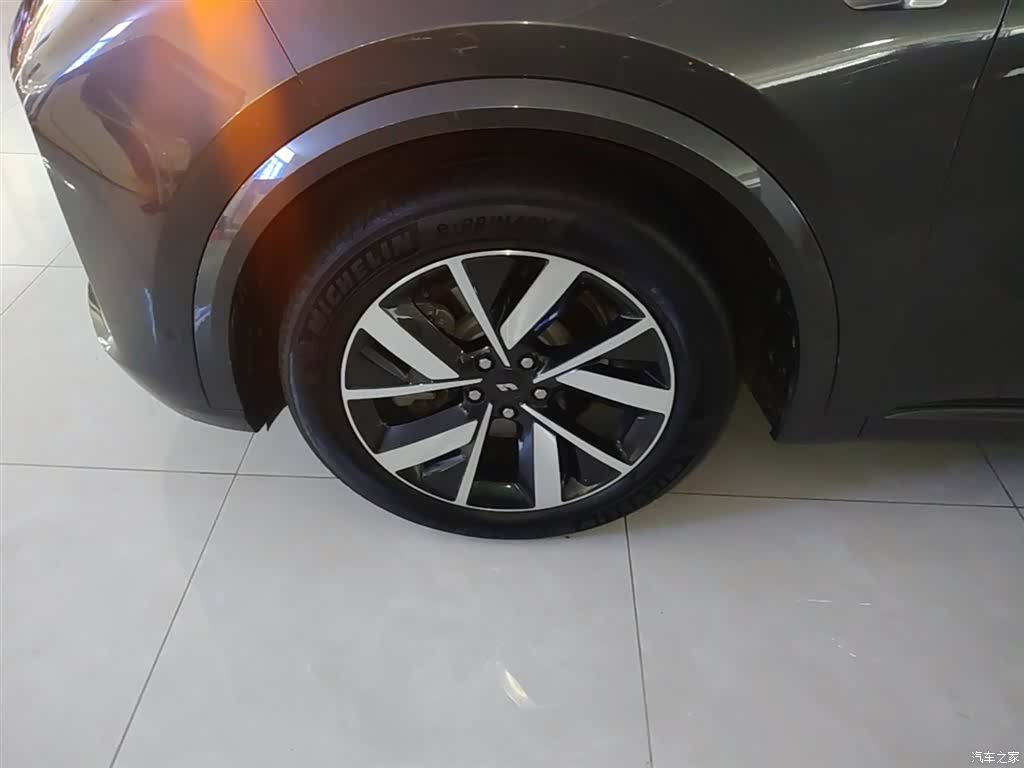 Li Auto L8, 2023 23