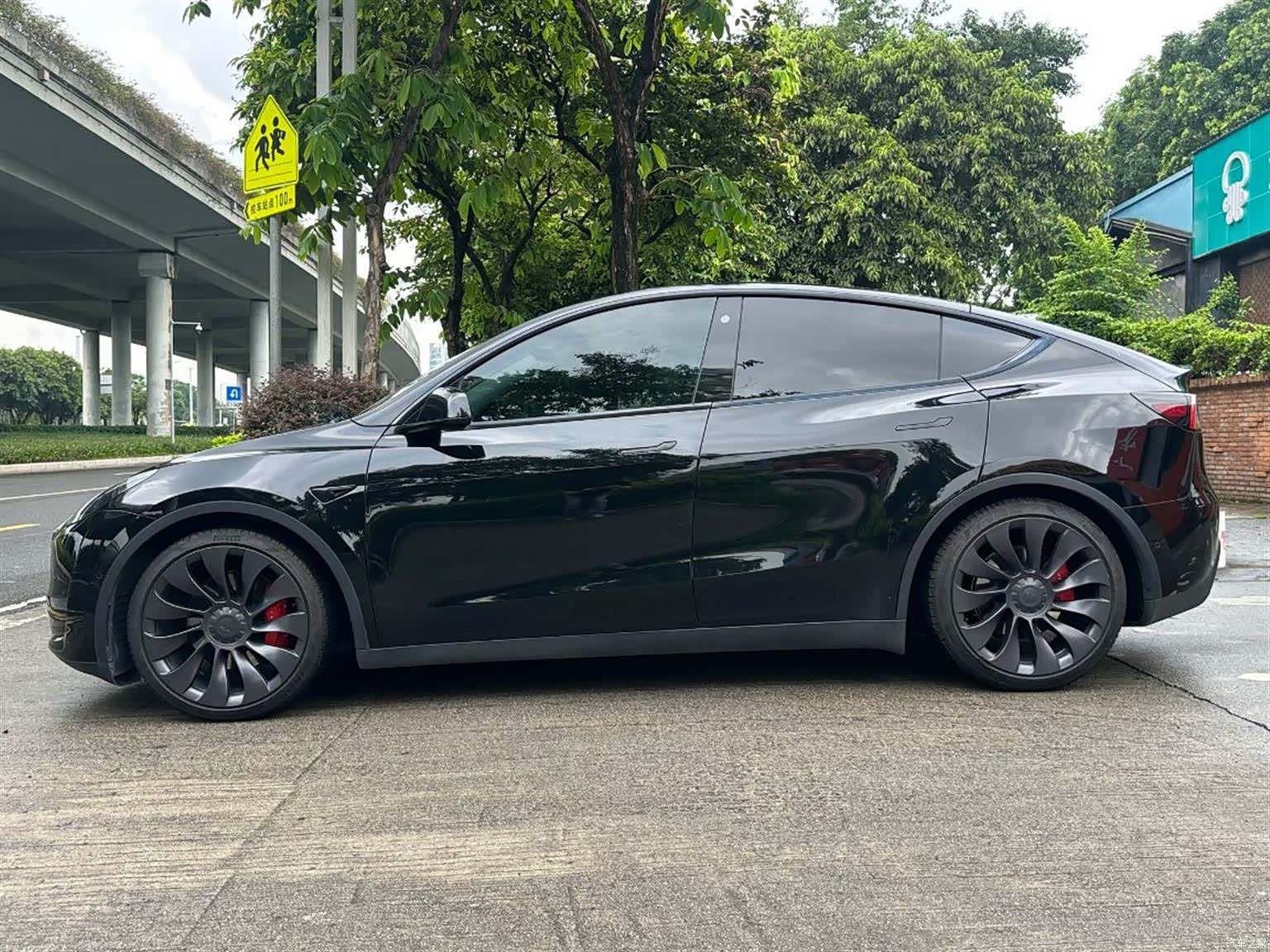 Tesla Model Y, 2021 12