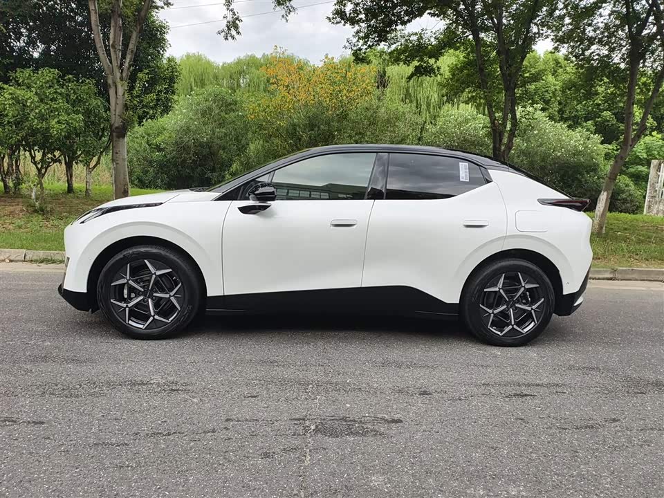 Lynk & Co Z20 Lynk & Co Z20