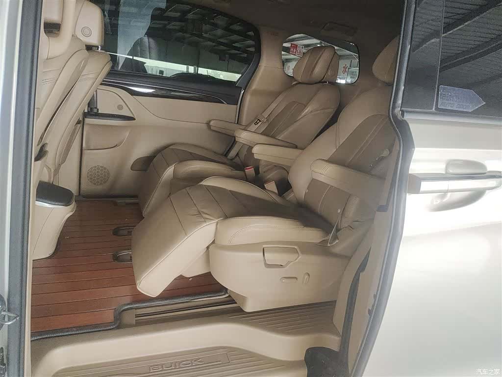 Buick GL8, 2018 17