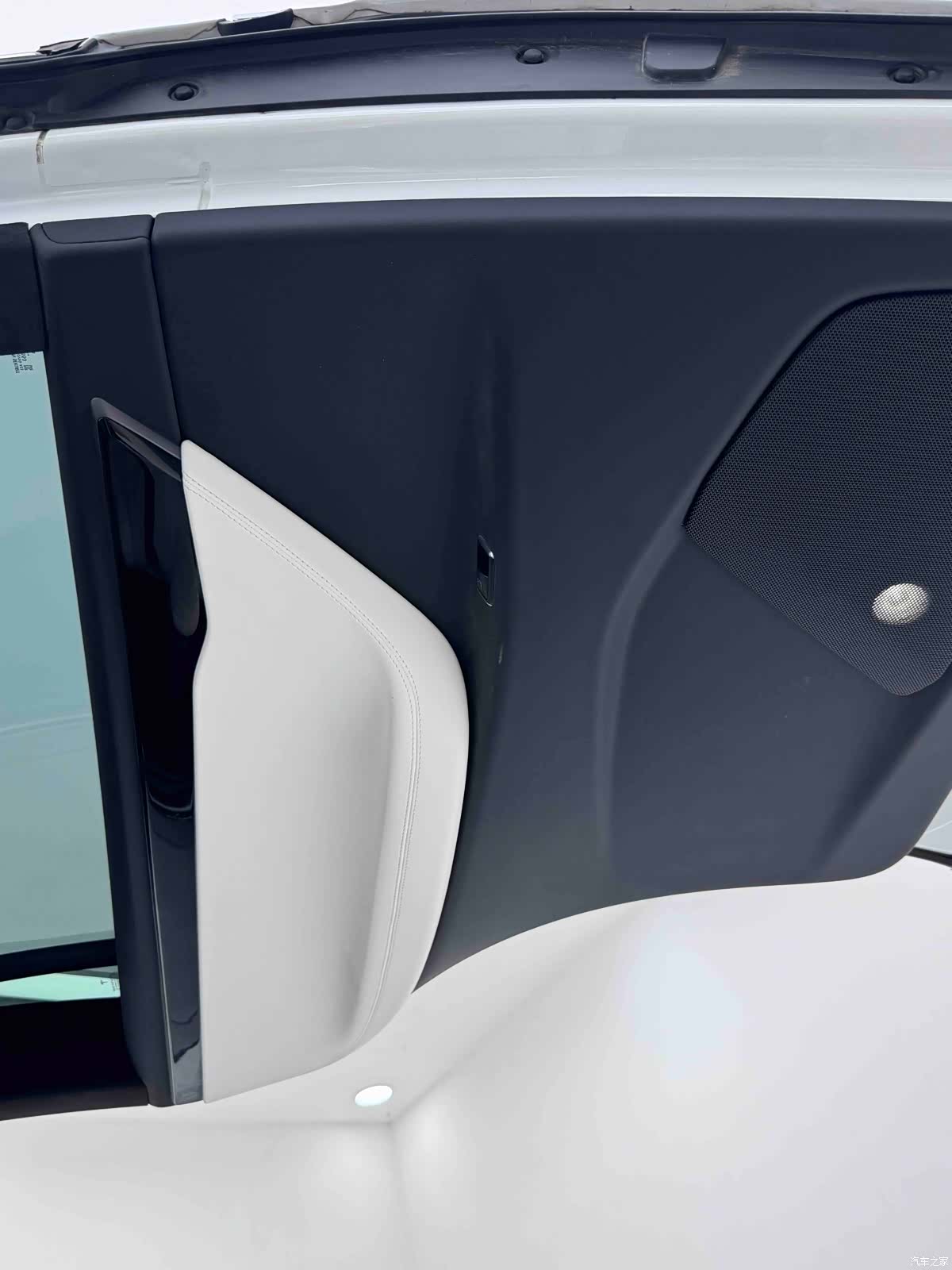 Tesla Model X, 2021 24