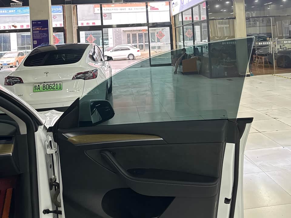 Tesla Model Y Tesla Model Y