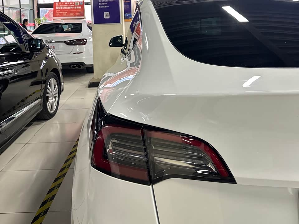 Tesla Model Y Tesla Model Y