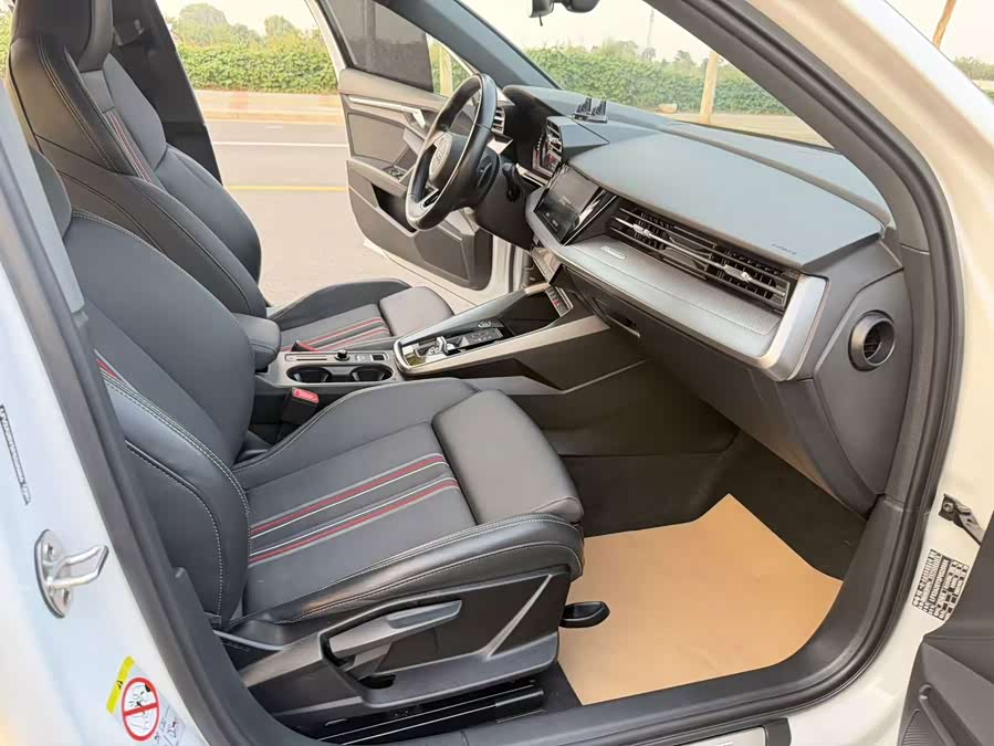 Audi A3 2023, фото 11