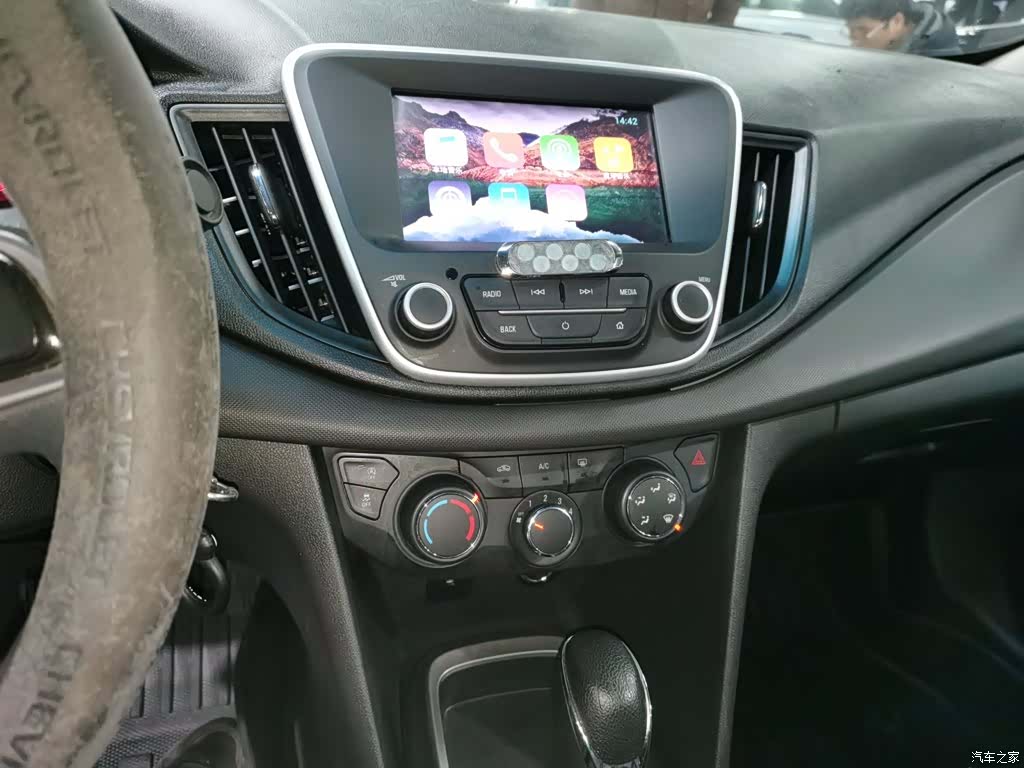Chevrolet 320, 2018 9