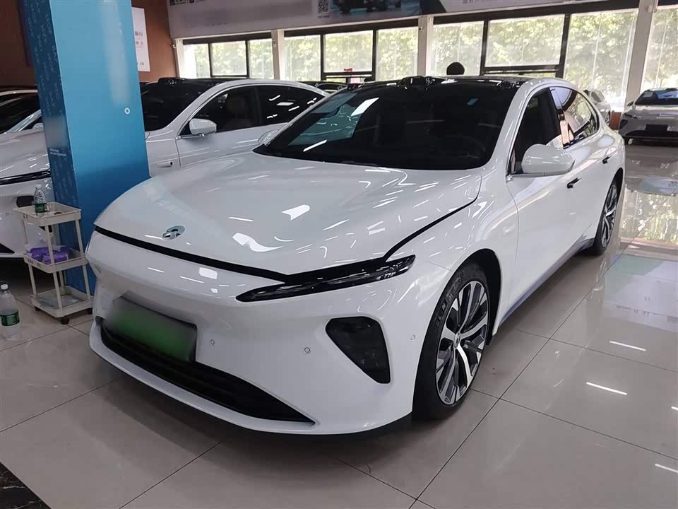 NIO ET7