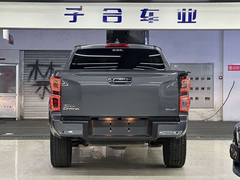 Isuzu D-MAX