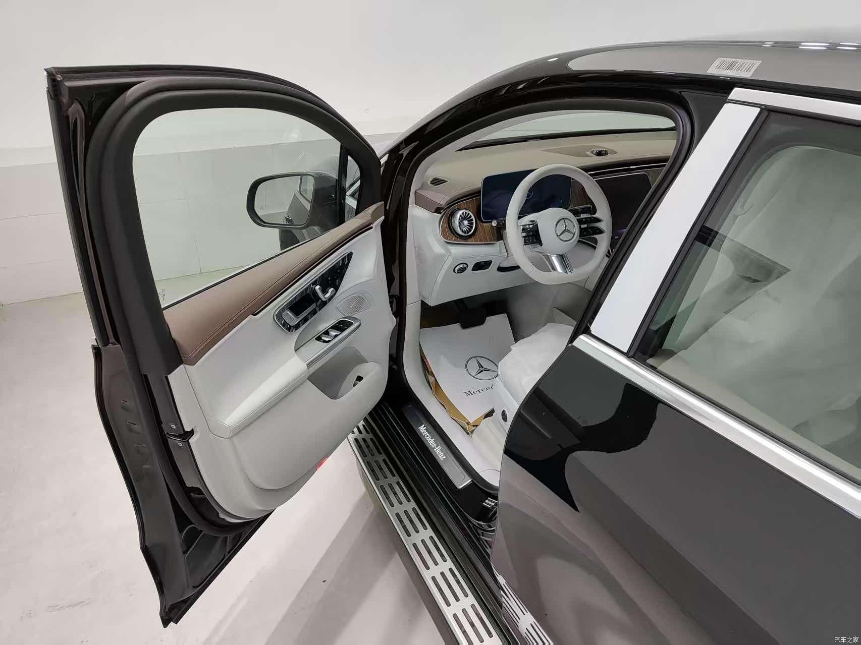 Mercedes-Benz EQE, 2025 6