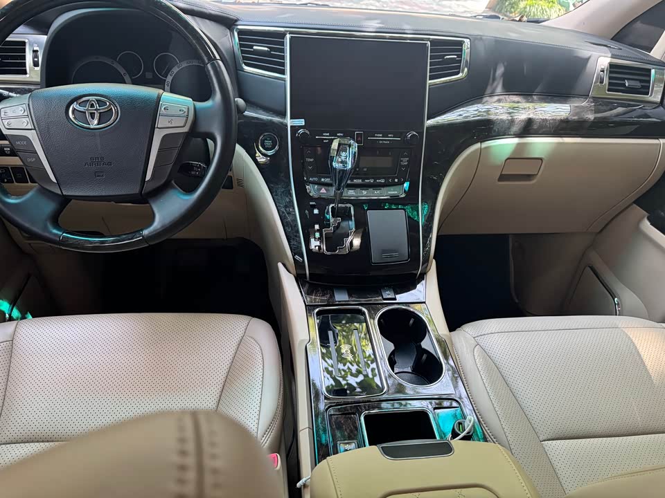 Toyota Elfa
