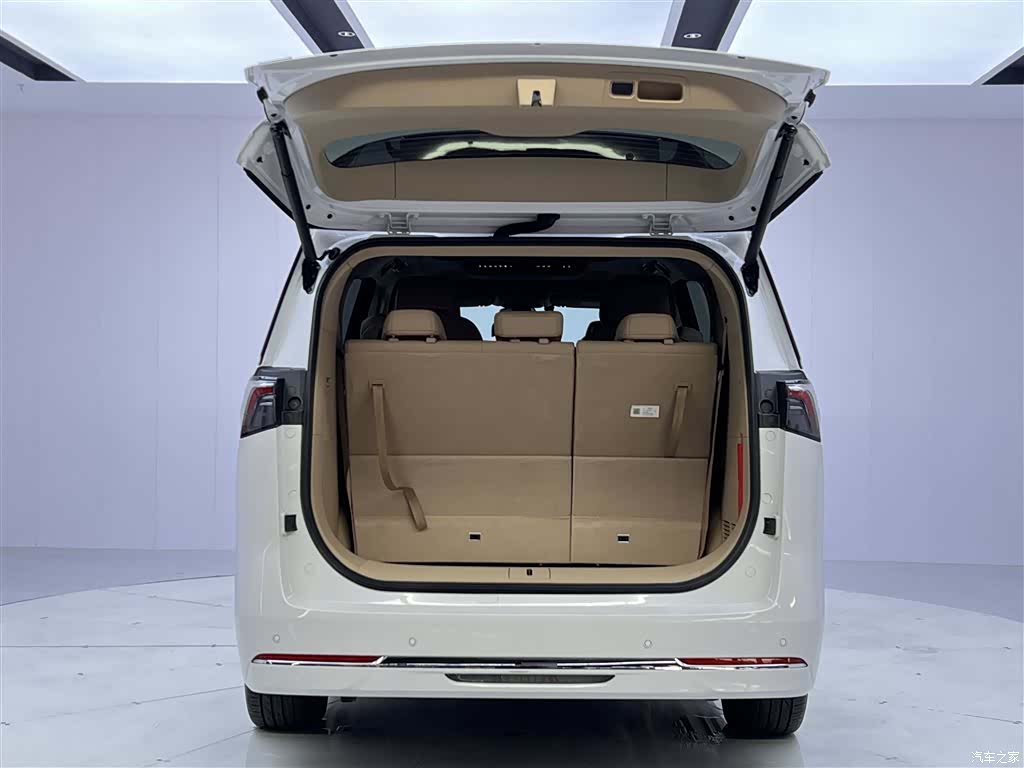 Buick GL8, 2025 13