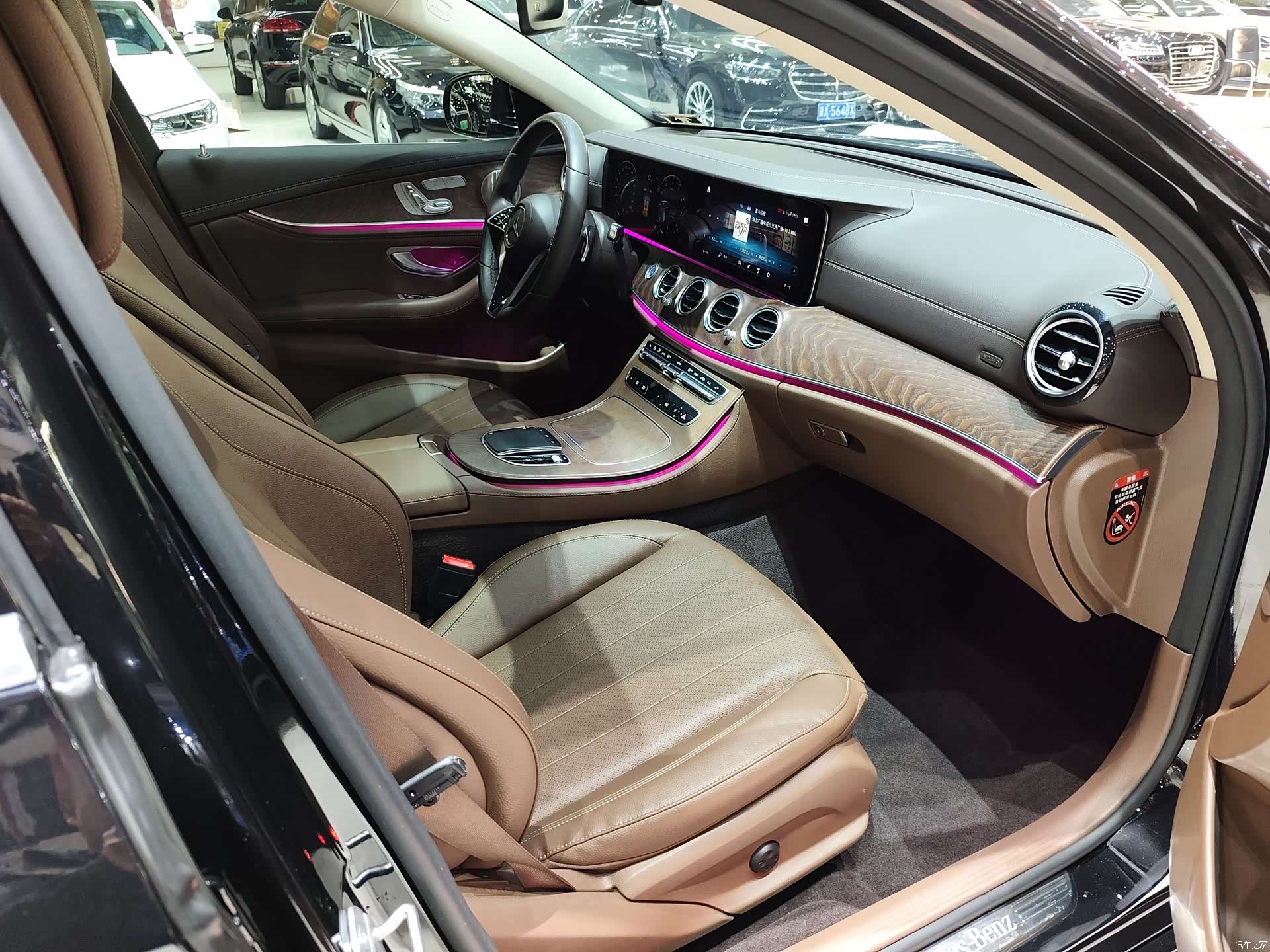 Mercedes-Benz E-Class, 2022 10