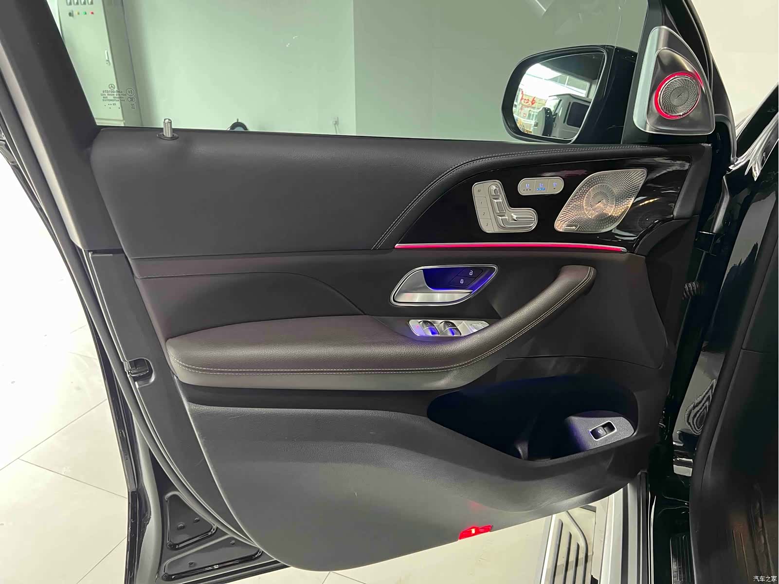 Mercedes-Benz GLS, 2023 12