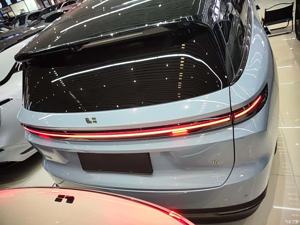 Li Auto i8, 2025 4