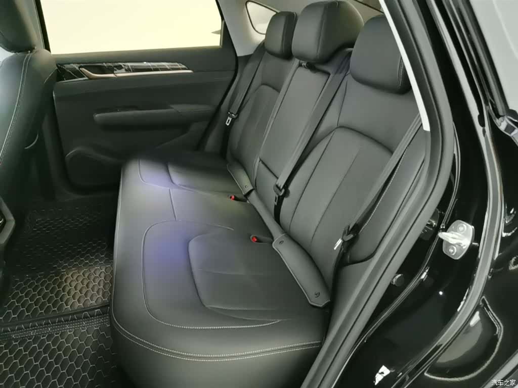 Wuling Starlight, 2025 17
