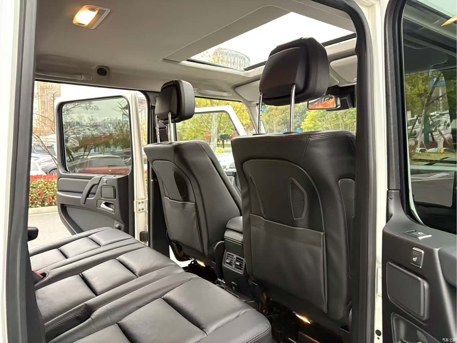 Mercedes-Benz G-Class, 2019 14