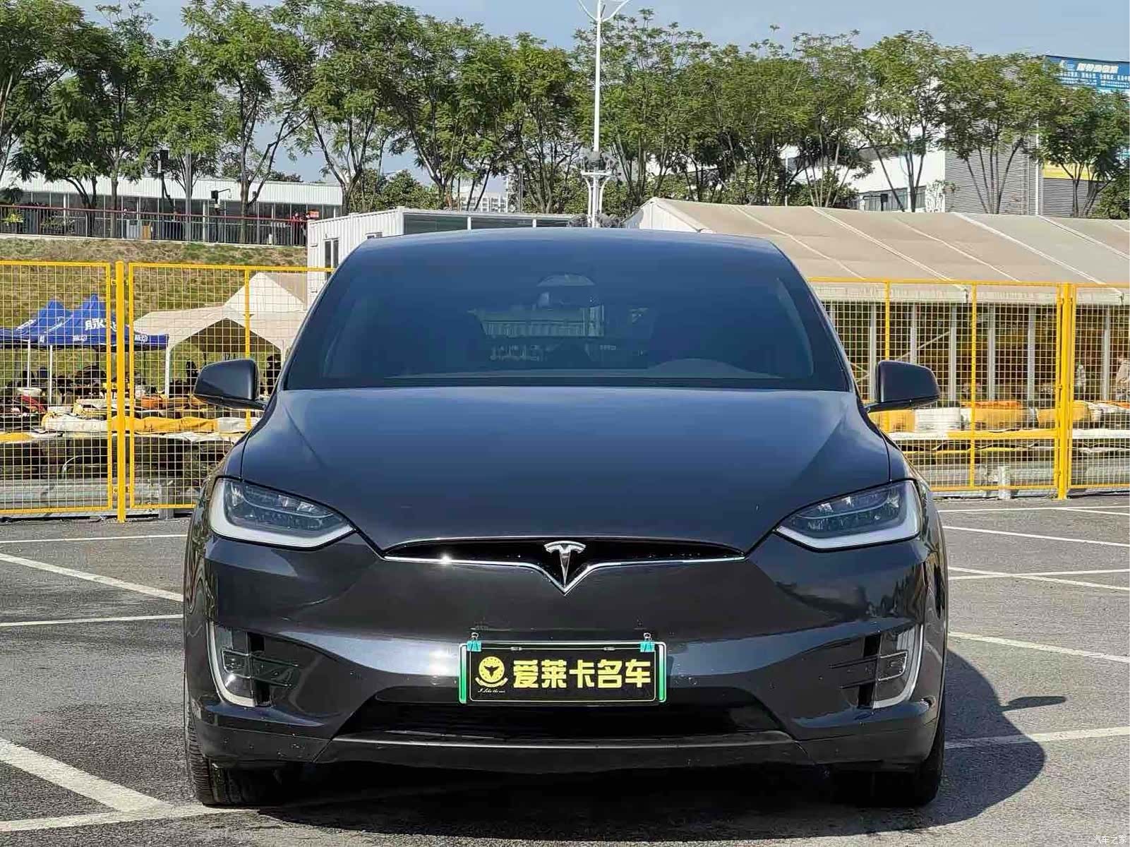 Tesla Model X, 2017 2