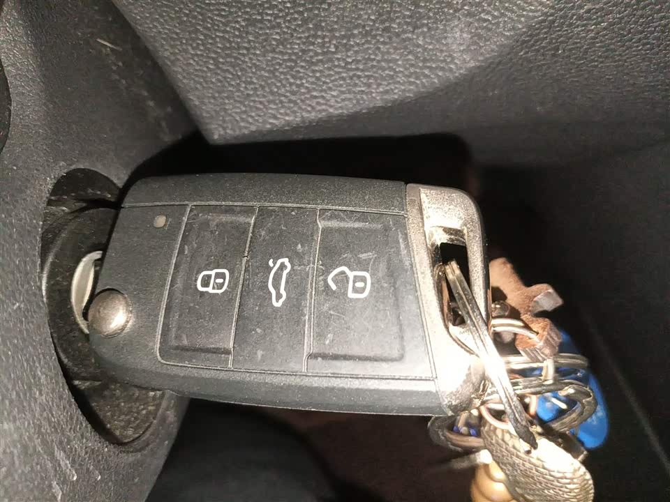 Volkswagen T-ROC exploring Songs