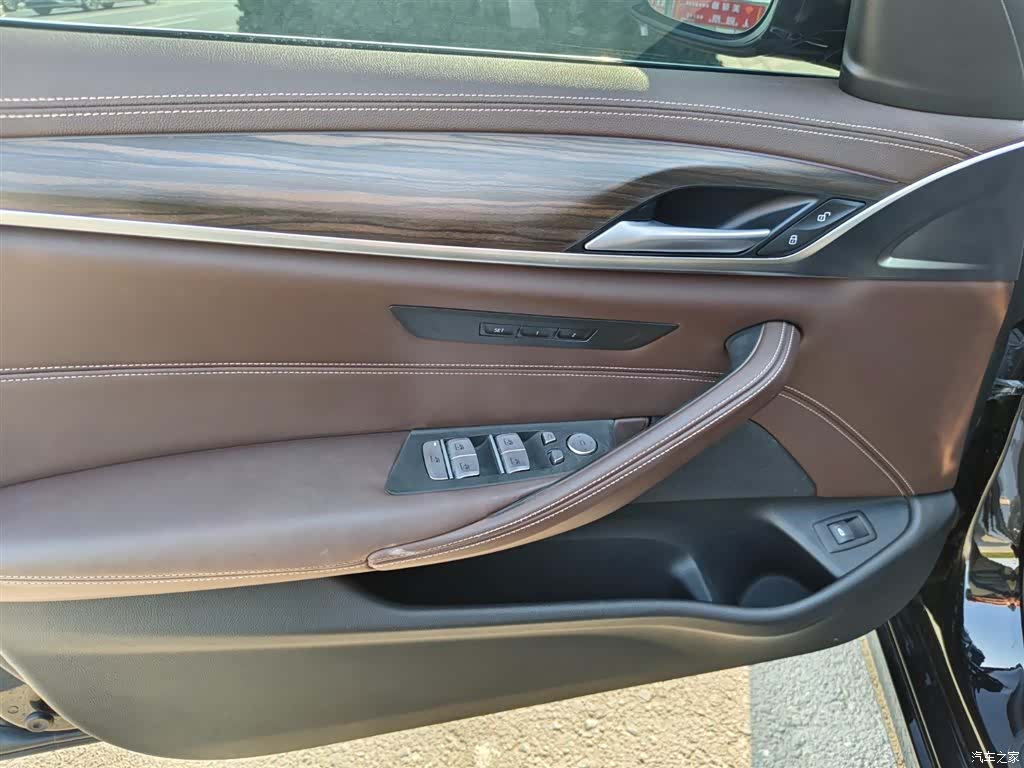 BMW 5 Series, 2020 все фото