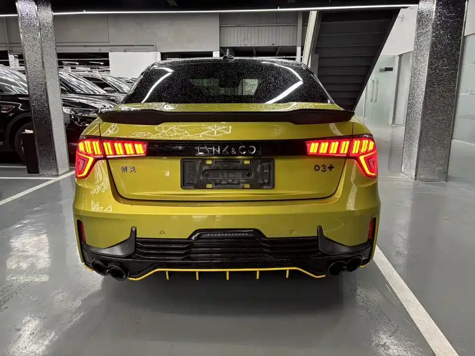 Lynk & Co 03