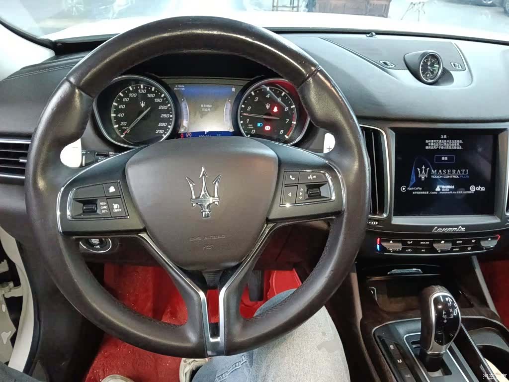 Maserati Levante, 2017 11