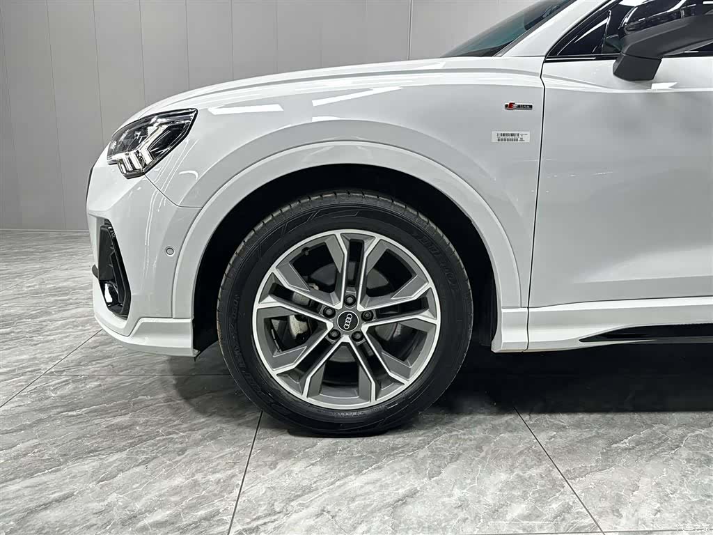 Audi Q3, 2023 8