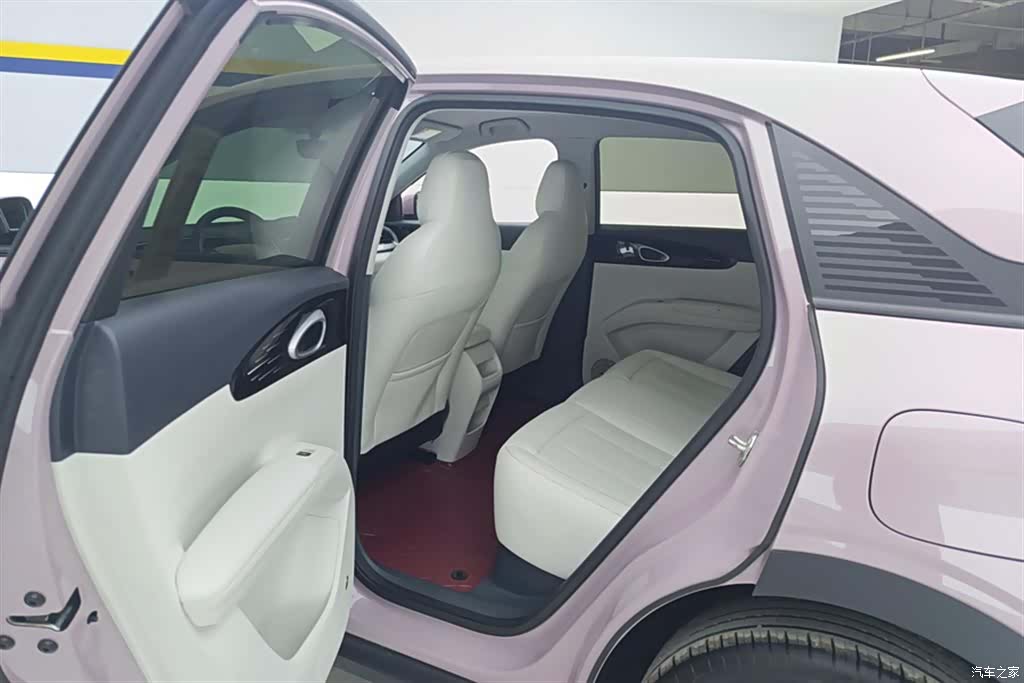 Geely Xingyuan, 2025 11
