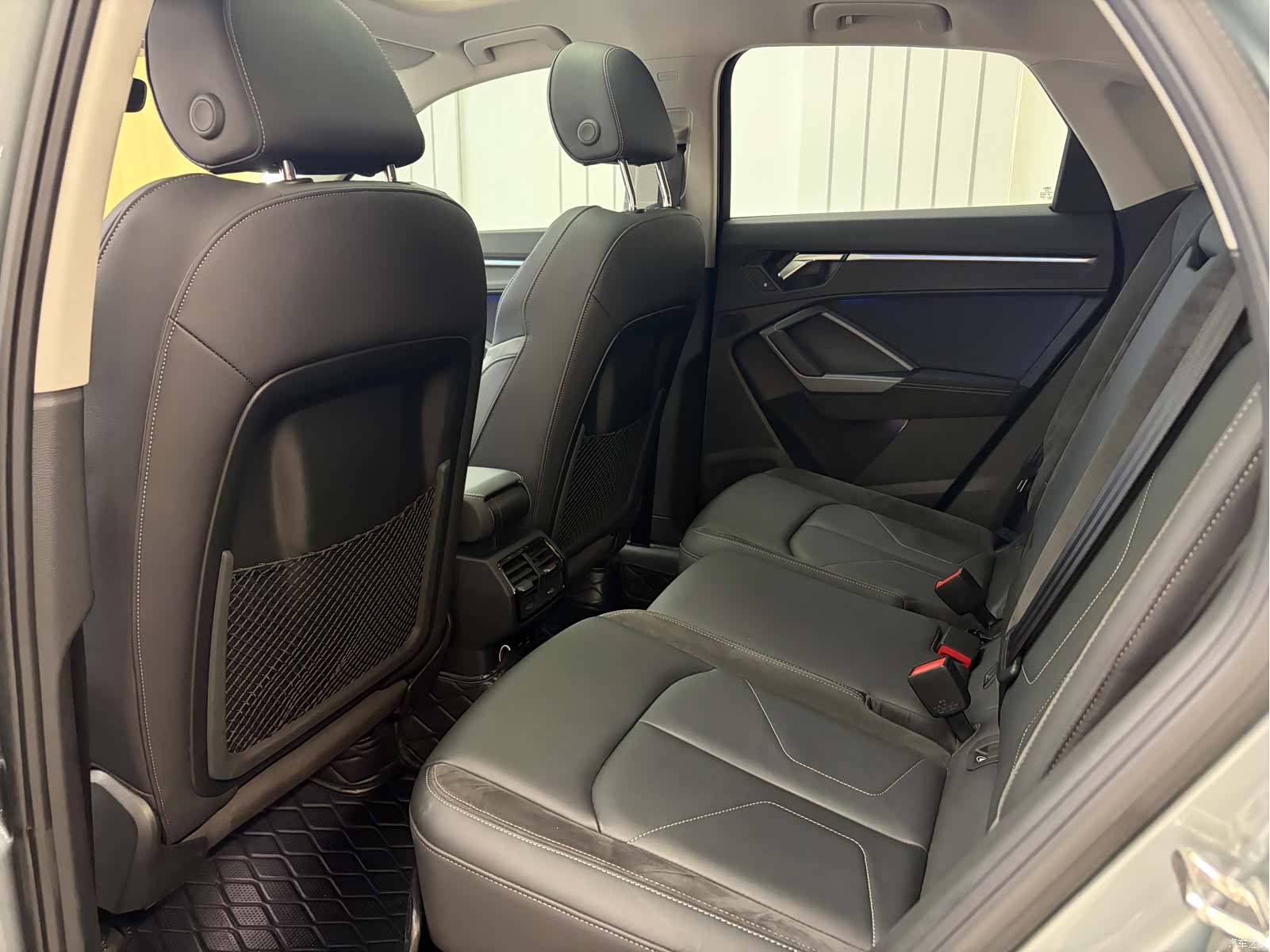 Audi Q3, 2022 11